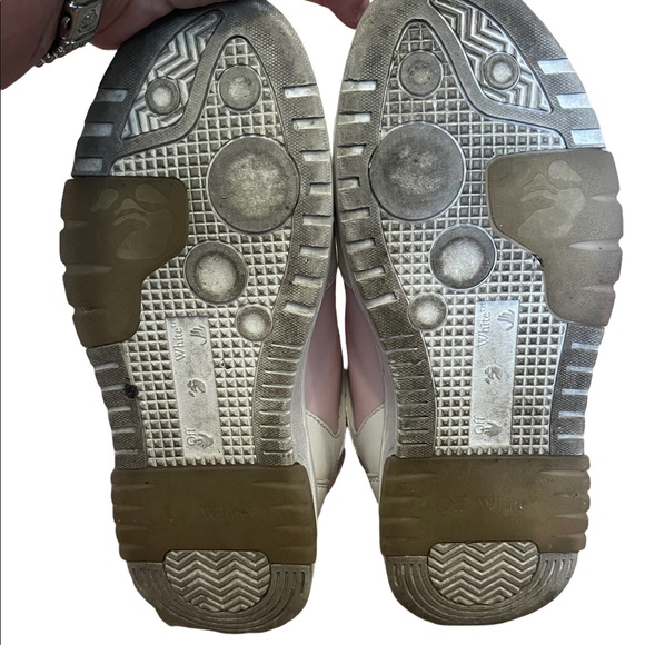 Off-White Logo Leather Pink & White Sneakers - Picture 6 of 9